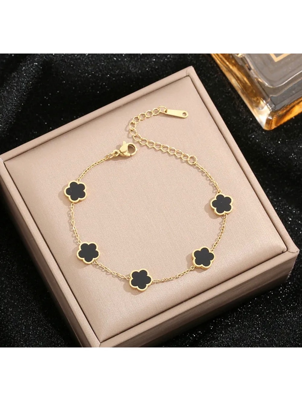 Black and Gold Five Motif Clover Bracelet